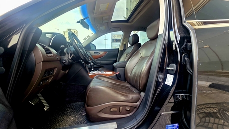 Dammam, Vehicles, Cars & Trucks , SAR 33000,  Infiniti QX70,  2015,  Automatic,  257000 KM,  Full Option . Better Level In Nissan