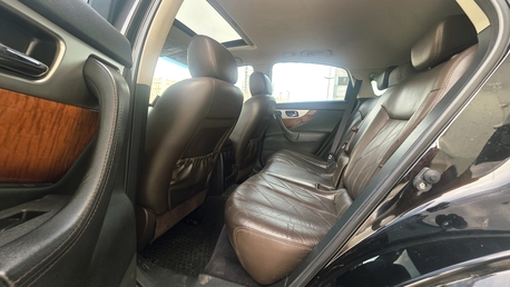 Dammam, Vehicles, Cars & Trucks , SAR 33000,  Infiniti QX70,  2015,  Automatic,  257000 KM,  Full Option . Better Level In Nissan