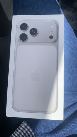 Al Malaz, Mobile Phones, SAR 5500,  Selling Iphone 17 Pro Max 256 GB Silver  (Sealed)