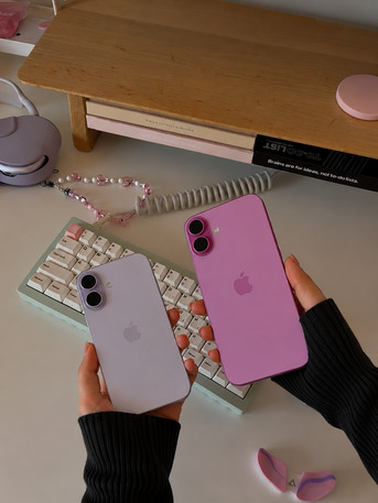 New York, Business, IPhone 16 Vs 17: Best Apple Phone To Buy In 2026