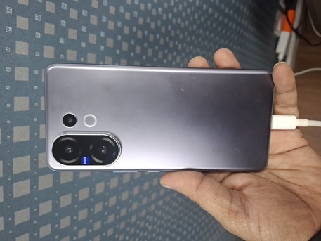 Dammam, Mobile Phones, SAR 1500,  Vivo V60 5g 128 Gb 8+8 Ram Sony Camera