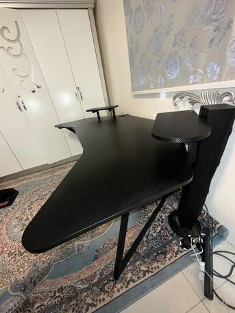 Dammam, Furniture, SAR 300,  Gaming Desk Carbon Fiber With Mousepad Carpet 180X70cm