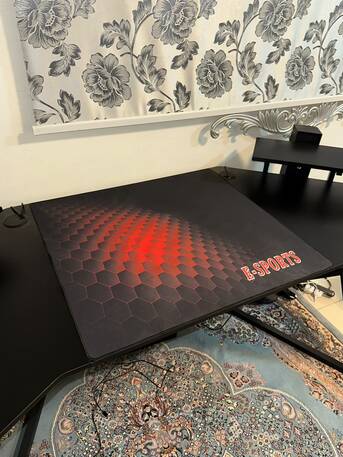 Dammam, Furniture, SAR 300,  Gaming Desk Carbon Fiber With Mousepad Carpet 180X70cm