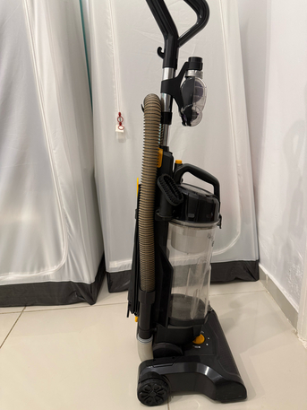 Jeddah, Machinery, SAR 250,  Eureka PowerSpeed Bagless Upright Vacuum Cleaner With Pet Pal Turbo Attachment