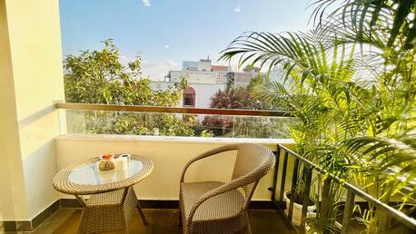 Gurgaon, Apartments, Flats, Houses & Villas, INR 4500/day,  Furnished,  Studio,  350 Sq. Feet,  Studio Apartment DLF Cyber City Phase 3
