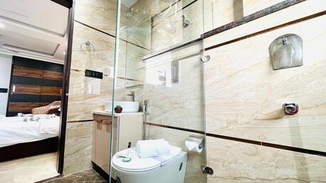 Gurgaon, Apartments, Flats, Houses & Villas, INR 4500/day,  Furnished,  Studio,  350 Sq. Feet,  Studio Apartment DLF Cyber City Phase 3