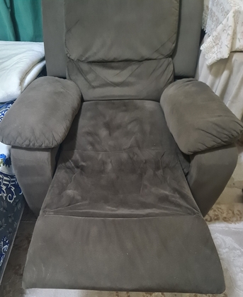 Al Malaz, Furniture, SAR 300,  Recliner Sofa And Other Items