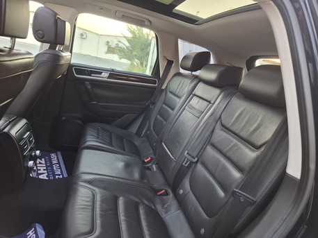 Manama, Vehicles, Cars & Trucks , BHD 5900,  VW Tuareg,  2016,  Automatic,  89210 KM,   For Urgent Sale