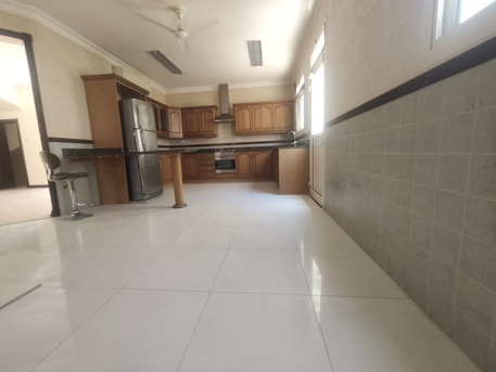 Segaya, Apartments, Flats, Houses & Villas, BHD 1500/year,  5 BR,  Gorgeous Un Furnished 5 Bhk Villa