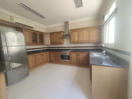 Segaya, Apartments, Flats, Houses & Villas, BHD 1500/year,  5 BR,  Gorgeous Un Furnished 5 Bhk Villa