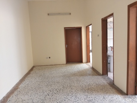 Riffa, Rooms for Rent, BHD 120/month,  1Bath Hall Kitchen. Balcony. No Lift 2nd Floor In -(((Riifa Buhair)))