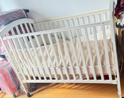Hoora, Baby & Kid Stuff, BHD 75,  Branded Baby Crib With Baby Bed & Baby Trolley Free