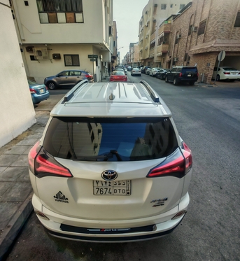 Khobar, Vehicles, Cars & Trucks , SAR 68000,  Toyota RAV4,  2018,  Automatic,  200000 KM,    Full Option Slightly Negotiable