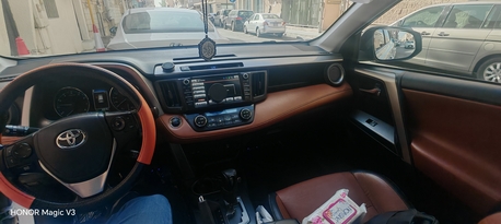 Khobar, Vehicles, Cars & Trucks , SAR 68000,  Toyota RAV4,  2018,  Automatic,  200000 KM,    Full Option Slightly Negotiable