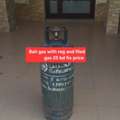 BHD 25,  Bahrian Gas 2 Clynder Both With Gas And Regulator 25 Bd Each Msg Wts Ap 3670 8372
