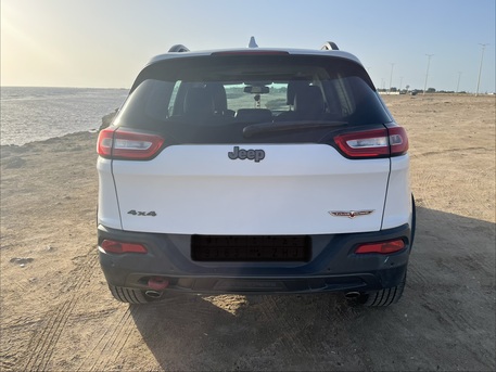 Rabigh, Vehicles, Cars & Trucks , SAR 35000,  Jeep Cherokee Trailhawk,  2014,  Automatic,  200000 KM,   , Auto, V6
