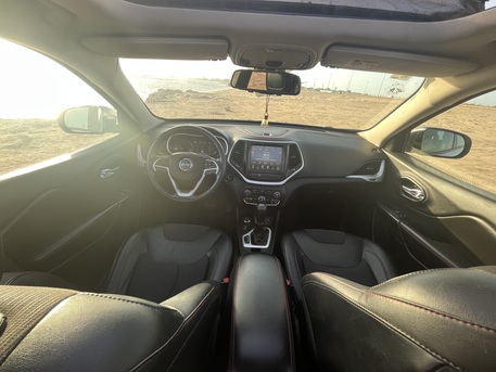 Rabigh, Vehicles, Cars & Trucks , SAR 35000,  Jeep Cherokee Trailhawk,  2014,  Automatic,  200000 KM,   , Auto, V6
