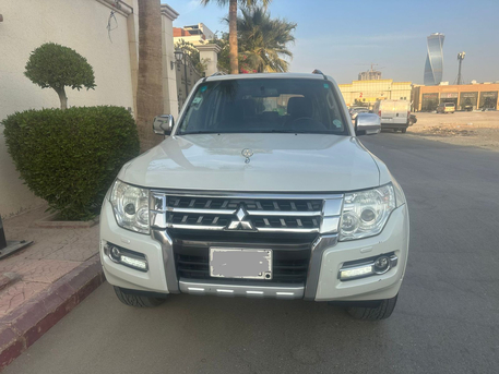 Al Malaz, Vehicles, Cars & Trucks , SAR 65000,  Mitsubishi Pajero,  2016,  Automatic,  175000 KM,