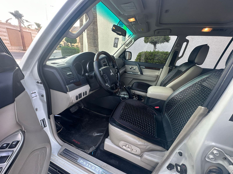 Al Malaz, Vehicles, Cars & Trucks , SAR 65000,  Mitsubishi Pajero,  2016,  Automatic,  175000 KM,