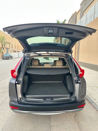 Riyadh, Vehicles, Cars & Trucks , SAR 63000,  Honda CR-V,  2018,  Automatic,  98000 KM,  Low Mileage