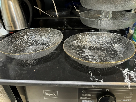 Riyadh, Household Items, SAR 150,  Crockery - 4 X Glass Platter, 12 X Glasses And 4 X Ceramic Plates