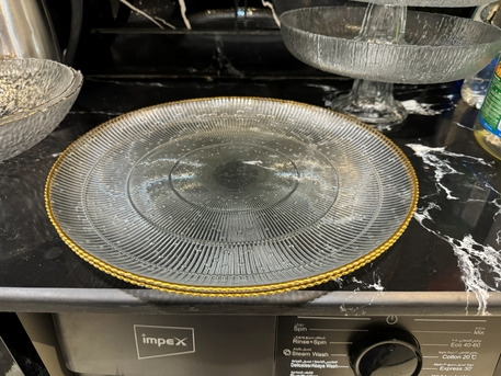 Riyadh, Household Items, SAR 150,  Crockery - 4 X Glass Platter, 12 X Glasses And 4 X Ceramic Plates