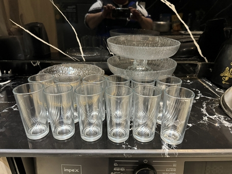 Riyadh, Household Items, SAR 150,  Crockery - 4 X Glass Platter, 12 X Glasses And 4 X Ceramic Plates