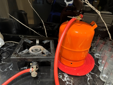 Riyadh, Household Items, SAR 200,  Single Burner Cast Iron Gas Stove + Small Gas Cylinder + Gas Pipe