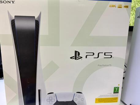Riyadh, Video Games, SAR 2300,  Playstation 5 (PS5) Disc Edition (Excellent Condition) + 2 Controllers + 2 Games