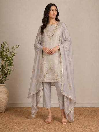 New Delhi, Clothing & Accessories, INR 1999,  Flat ₹500 OFF On All Orders At Aurum Clothing &ndash; Use Code AURUM500