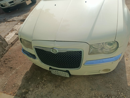 Riyadh, Vehicles, Cars & Trucks , SAR 15000,  Chrysler 300C,  2010,  Automatic,  302531 KM,   V8 For Sale