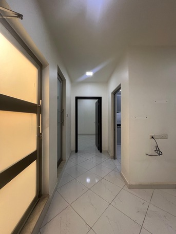 Jidhafs, Apartments, Flats, Houses & Villas, BHD 200/month,  2 BR,  Flat For Rent With Ewa