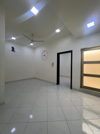 Jidhafs, Apartments, Flats, Houses & Villas, BHD 200/month,  2 BR,  Flat For Rent With Ewa