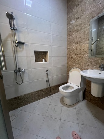 Jidhafs, Apartments, Flats, Houses & Villas, BHD 200/month,  2 BR,  Flat For Rent With Ewa