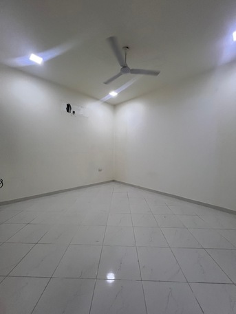 Jidhafs, Apartments, Flats, Houses & Villas, BHD 200/month,  2 BR,  Flat For Rent With Ewa