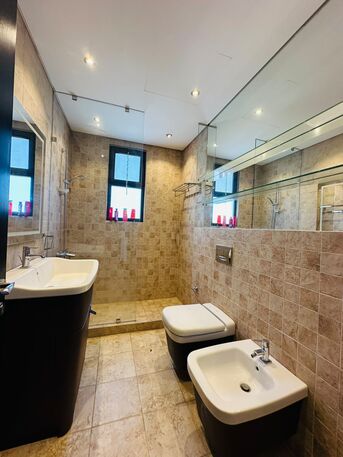 Amman, Apartments, Flats, Houses & Villas, JOD 18000/year,  3 BR,  220 Sq. Meter,  Apartment For Rent In Jabal Amman