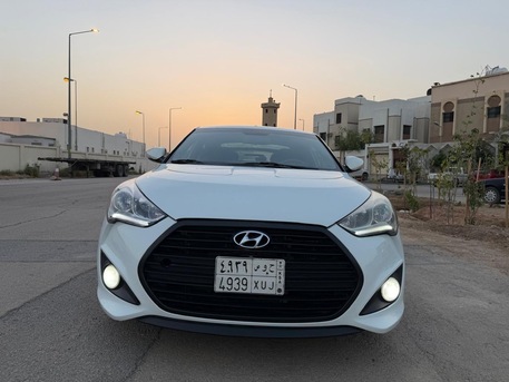 Riyadh, Vehicles, Cars & Trucks , SAR 26000,  Hyundai Veloster Turbo,  2016,  Automatic,  198000 KM,    MODEL