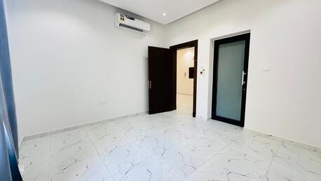 Salmaniya, Apartments, Flats, Houses & Villas, BHD 230/month,  2 BR,  Flat For Rent In Salmaniya Nearby Hospital