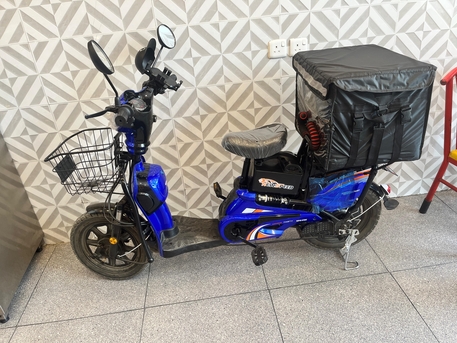Jeddah, Bicycles, SAR 1400,  Electric Moped For Sale &ndash; "New Speed" E-Bike With Accessories (Excellent Condition)