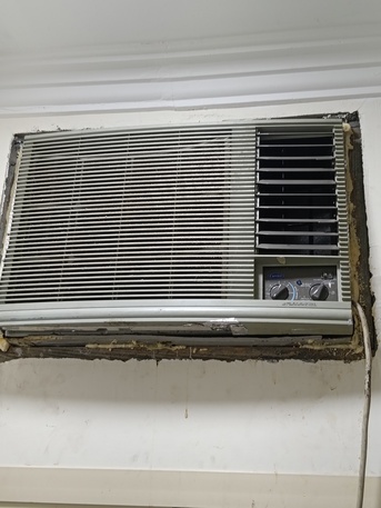 Riyadh, Air Conditioners, SAR 550,  Old AC For Sale 3 Numbers,Bed Set 2 Nos.
