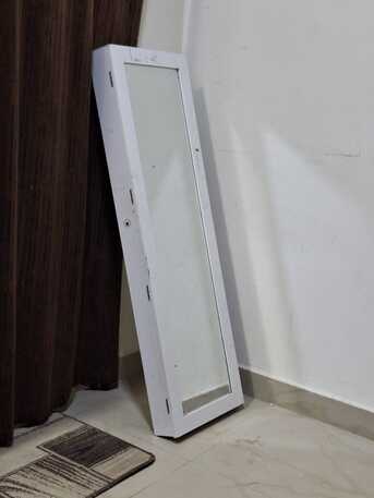 Riyadh, Furniture, SAR 85,  Wall Mirror With Drawers & Side Tables