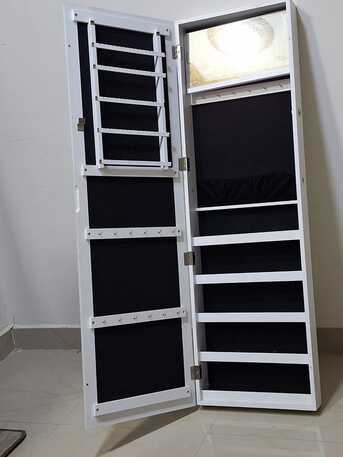 Riyadh, Furniture, SAR 85,  Wall Mirror With Drawers & Side Tables
