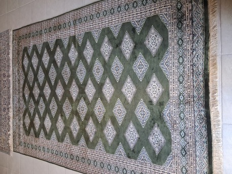 Manama, Household Items, BHD 125,  Isfahani Carpet 290 X 180