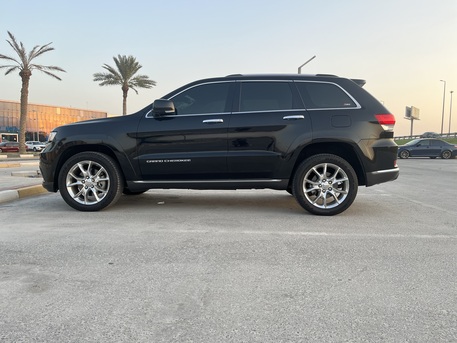 Dammam, Vehicles, Cars & Trucks , SAR 72000,  Jeep Grand Cherokee Summit (Black Sapphire Metallic),  2014,  Automatic,  159500 KM,