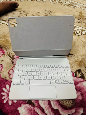 Dammam, Tablet Computers, SAR 2200,  Apple Ipad Air 4 -64 Wifi