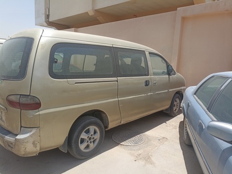 Riyadh, Vehicles, Cars & Trucks , SAR 15000,  Hyundai H1-Original Disesel,  2006,  Manual,  400000 KM,