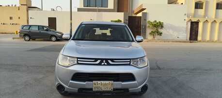 Riyadh, Vehicles, Cars & Trucks , SAR 25000,  Mitsubishi Outlander,  2014,  Automatic,  215000 KM,  , ,  , 215,000 Km,  4×4
