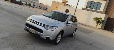 Riyadh, Vehicles, Cars & Trucks , SAR 25000,  Mitsubishi Outlander,  2014,  Automatic,  215000 KM,  , ,  , 215,000 Km,  4×4
