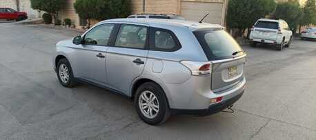 Riyadh, Vehicles, Cars & Trucks , SAR 25000,  Mitsubishi Outlander,  2014,  Automatic,  215000 KM,  , ,  , 215,000 Km,  4×4