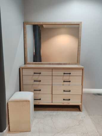 Al Sulaymaniyyah, Furniture, SAR 1800,  Excellent Bedroom Set For Sale &ndash; Like New &ndash; Quick Sale &ndash; 1,800 SAR